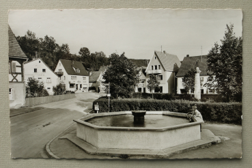 AK Heiligenstadt / 1930-1950 / Brunnen / Strassenansicht / Lebensmittel / Textilien / Cafe Bäckerei Hösch